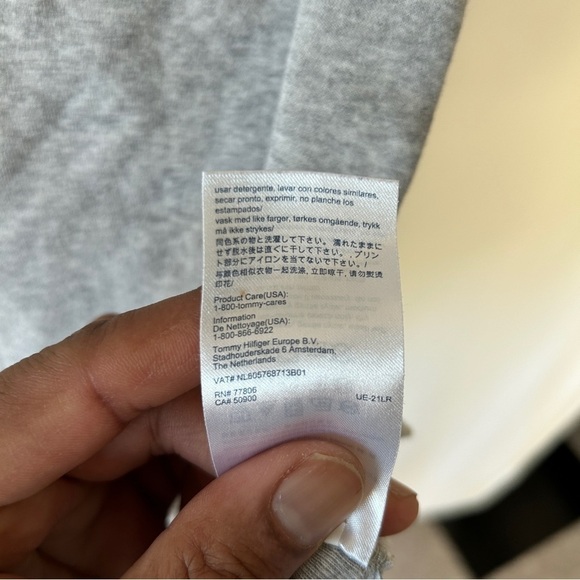 Tommy Hilfiger Women’s Grey V-Neck T-Shirt Size XS - Picture 2 of 9